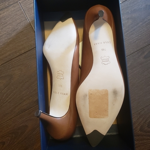 Cole Haan Vesta Pump 65MM In Woodbury Leather - Picture 11 of 12